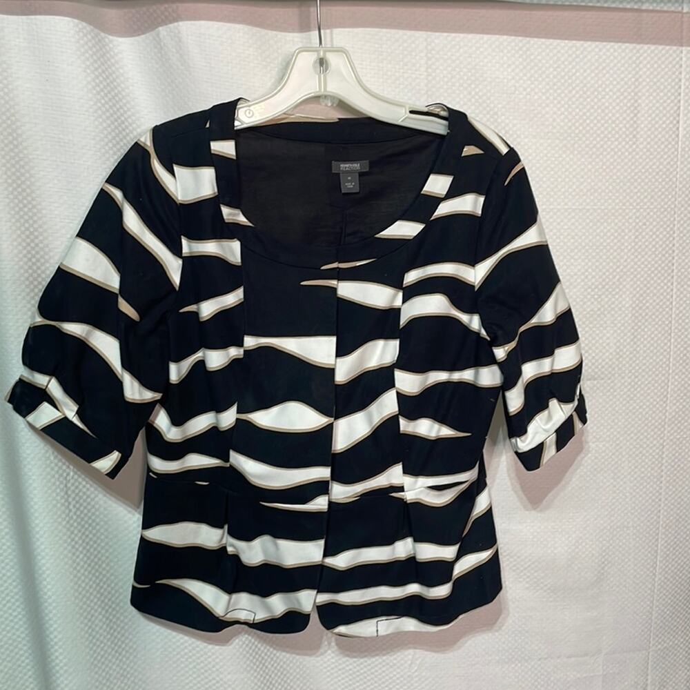 Kenneth Cole Reaction 10 puff short sleeve animal print black white jacket euc